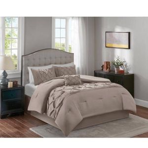 NWT 5pc Queen size Comforter Set